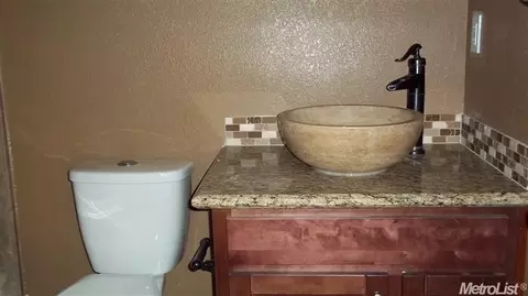 1050 E 22nd St, Merced, CA 95340 photo 7