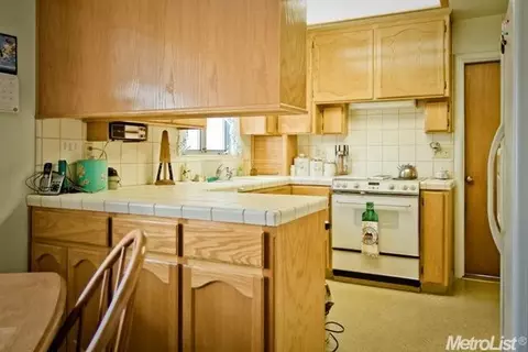 1725 Ardmore Ave, Modesto, CA 95350 photo 7