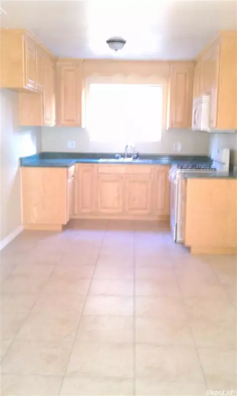 893 La Playa Ct, Manteca, CA 95336 photo 3