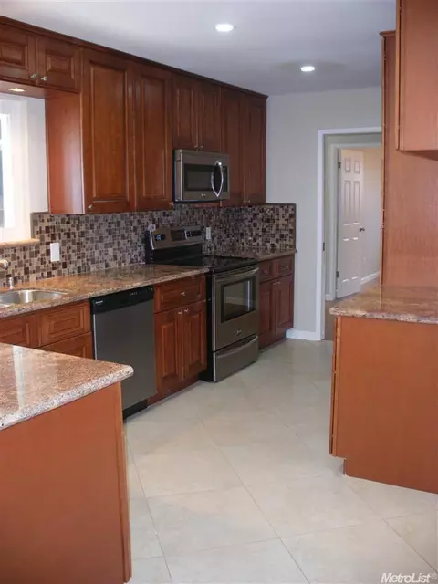 2801 Sheffield Ln, Modesto, CA 95350 photo 10