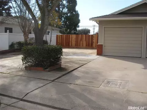 2801 Sheffield Ln, Modesto, CA 95350 photo 3