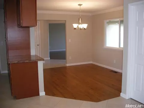 2801 Sheffield Ln, Modesto, CA 95350 photo 4