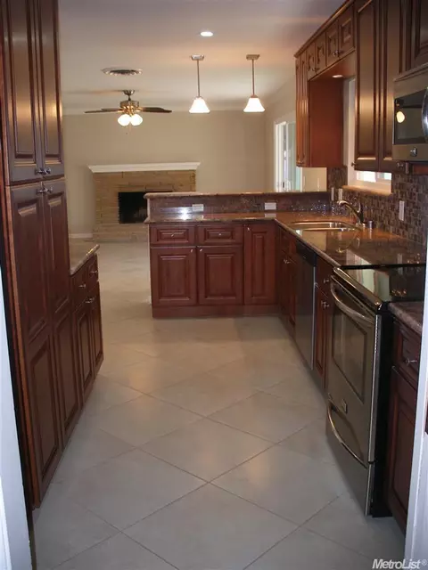 2801 Sheffield Ln, Modesto, CA 95350 photo 8