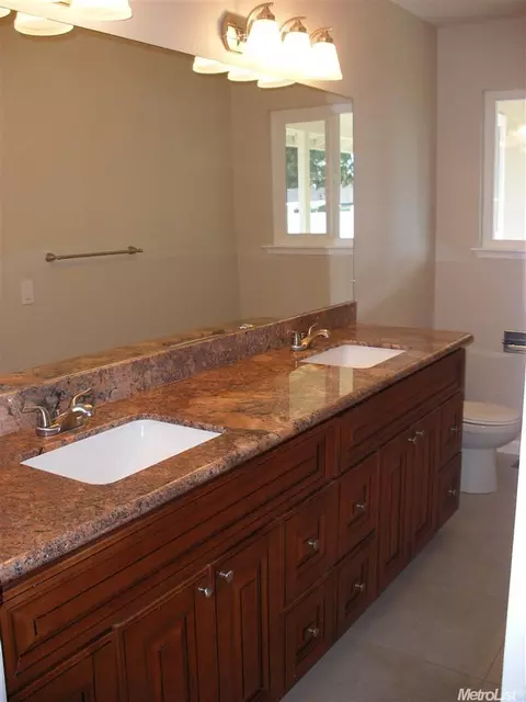 2801 Sheffield Ln, Modesto, CA 95350 photo 13