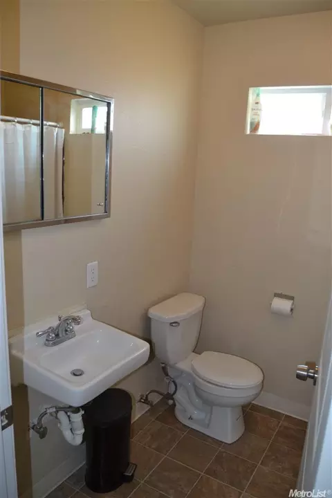 2229 7th St, Ceres, CA 95307 photo 8