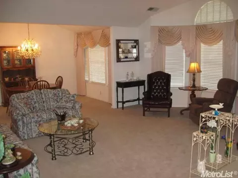 3008 Darius Ln, Modesto, CA 95355 photo 2