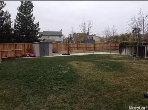 948 Atherton Dr, Tracy, CA 95304 photo 2