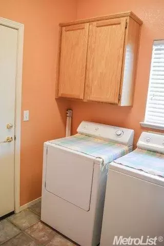 1232 Ness Ct, Ripon, CA 95366 photo 2