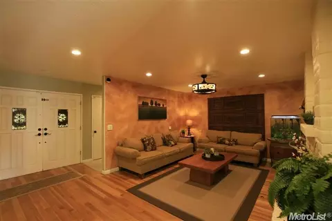 2909 Yukon Dr, Modesto, CA 95350 photo 2