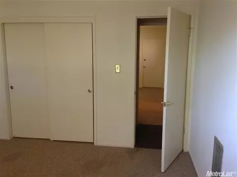5518 Gibbons Dr, Carmichael, CA 95608 photo 9