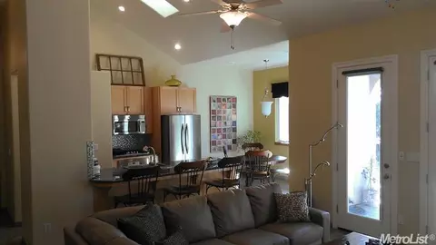 1257 Buzzini Ct, Ripon, CA 95366 photo 6