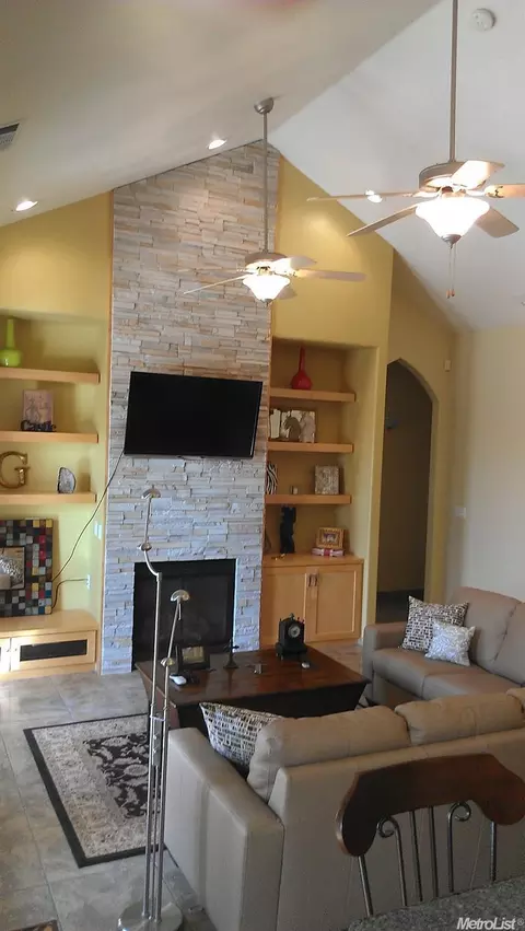1257 Buzzini Ct, Ripon, CA 95366 photo 9