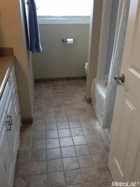 1719 Locke Rd, Modesto, CA 95355 photo 7