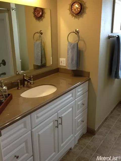 1719 Locke Rd, Modesto, CA 95355 photo 6