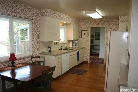 800 Maplewood Dr, Lodi, CA 95240 photo 9