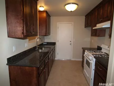1514 Inyo Ln, Modesto, CA 95358 photo 10