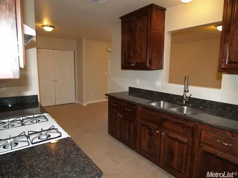 1514 Inyo Ln, Modesto, CA 95358 photo 11