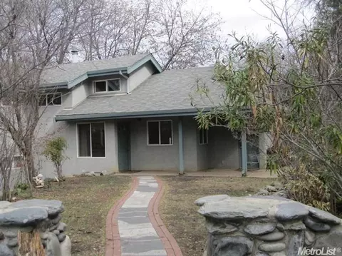 21605 Armstrong, Grass Valley, CA 95949 photo 2
