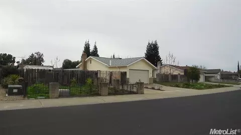 130 Ridge Dr, Lodi, CA 95240 photo 3