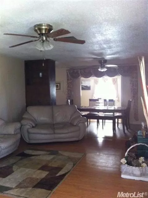 1410 Richard Dr, Tracy, CA 95376 photo 2