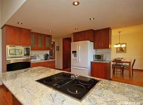 3225 Deodar St, Carmichael, CA 95608 photo 7