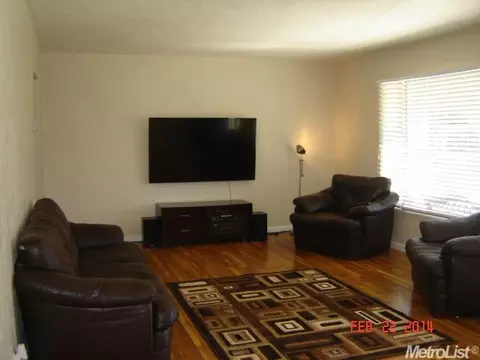 805 Norwegian Ave, Modesto, CA 95350 photo 2