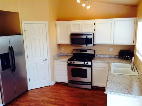 7405 Nicholas Pl, Winton, CA 95388 photo 3