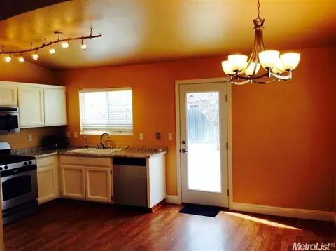 7405 Nicholas Pl, Winton, CA 95388 photo 2