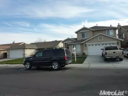 818 Granite Ave, Lathrop, CA 95330 photo 3