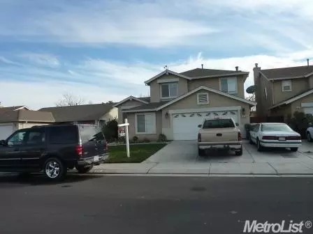818 Granite Ave, Lathrop, CA 95330 photo 2