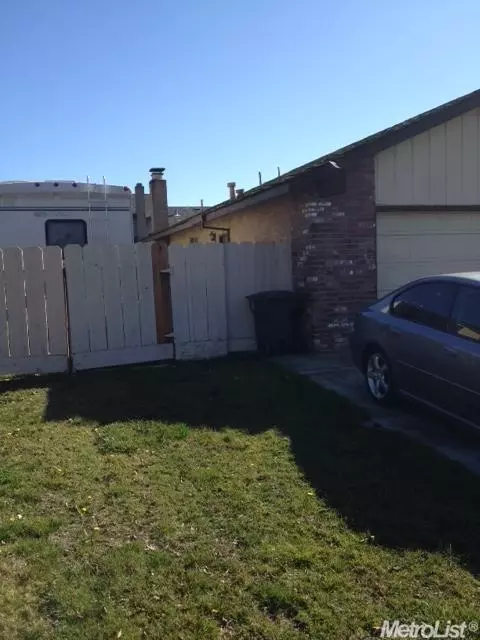 1126 Mammoth Dr, Manteca, CA 95337 photo 3