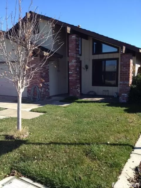 1126 Mammoth Dr, Manteca, CA 95337 photo 2