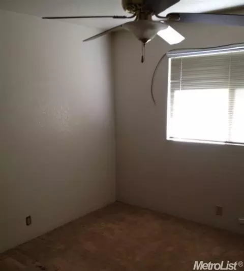 1126 Mammoth Dr, Manteca, CA 95337 photo 4
