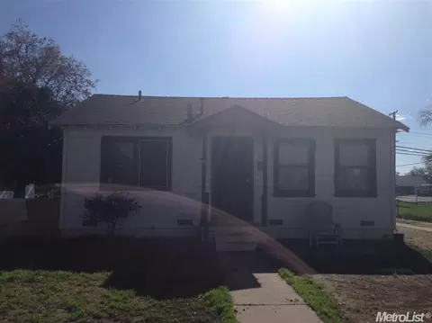 121 Locust St, Modesto, CA 95351 photo 1