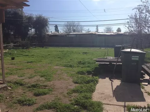 121 Locust St, Modesto, CA 95351 photo 4