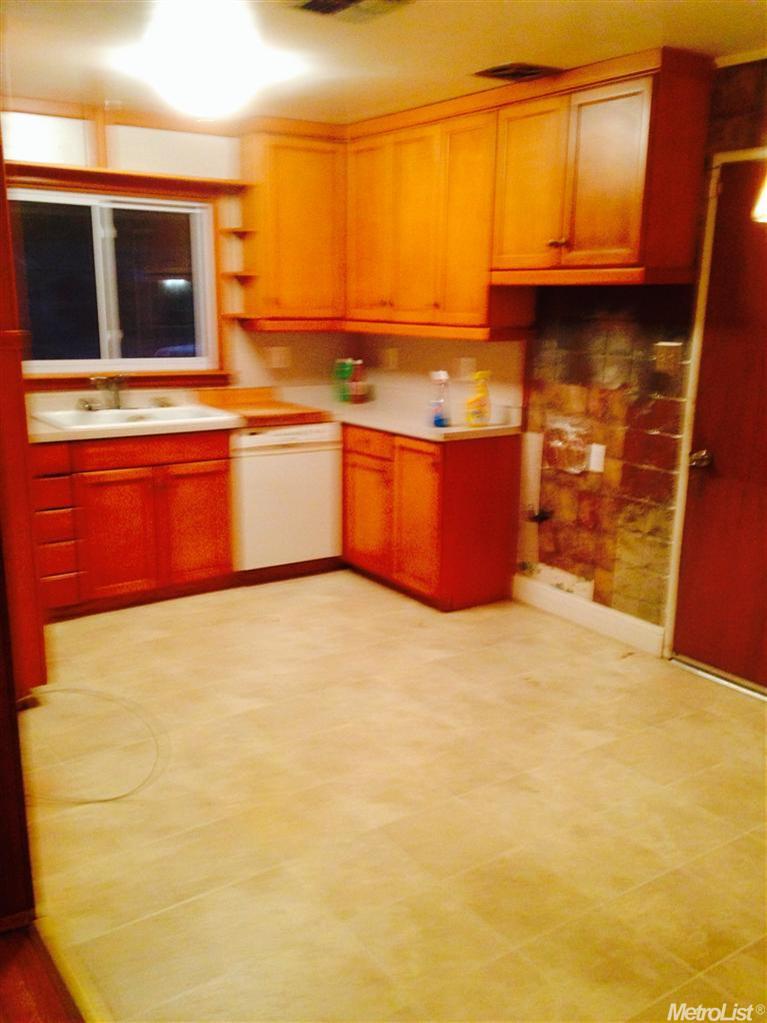 610 Annilane, Modesto, CA 95351 photo 2