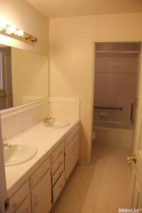 1113 Salisbury Ln, Modesto, CA 95350 photo 12