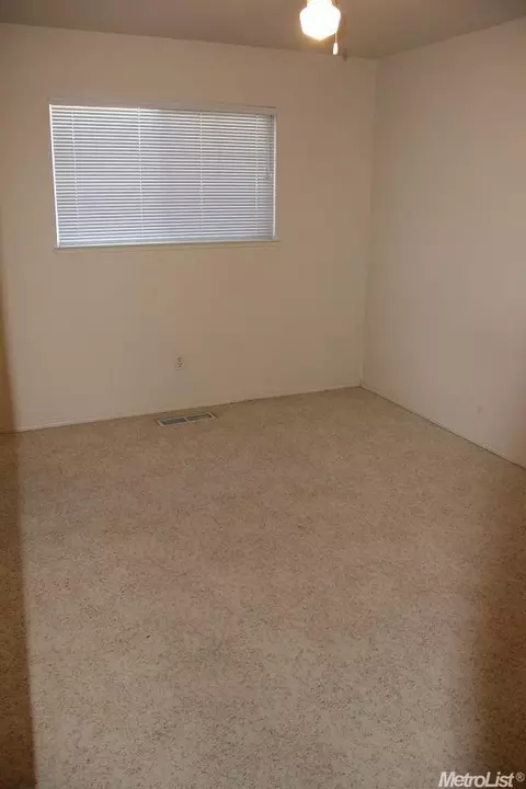 1113 Salisbury Ln, Modesto, CA 95350 photo 8