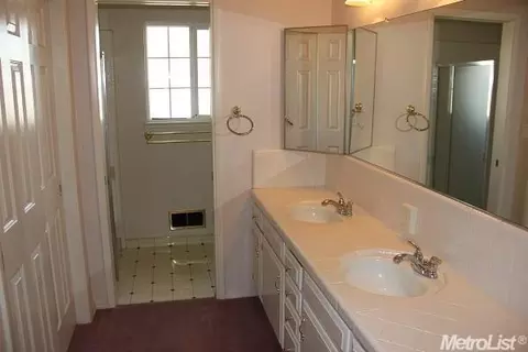 1113 Salisbury Ln, Modesto, CA 95350 photo 11
