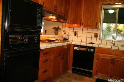 1100 Stonum Rd, Modesto, CA 95351 photo 3