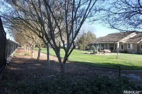 2598 Spiess Rd, Acampo, CA 95220 photo 2