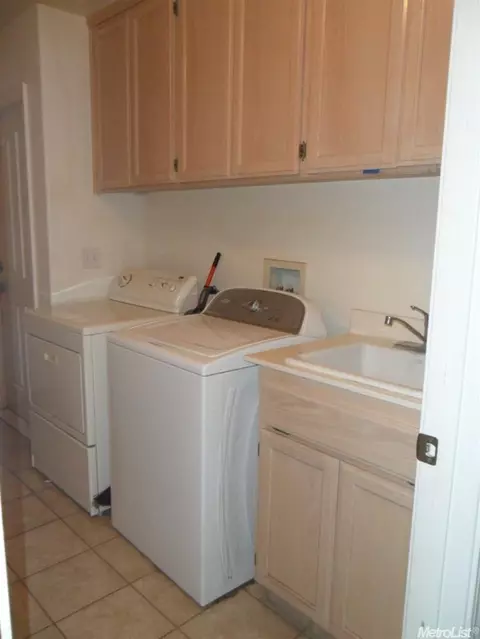912 Hackett Rd, Ceres, CA 95307 photo 4
