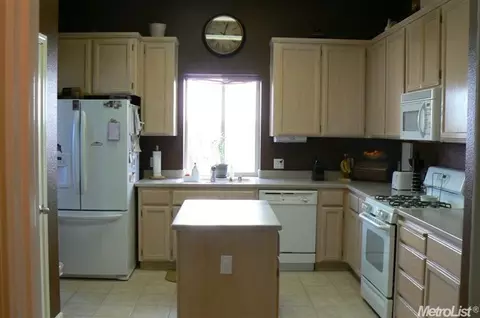 912 Hackett Rd, Ceres, CA 95307 photo 2