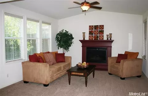 822 Wild Berry Loop, Rocklin, CA 95765 photo 5