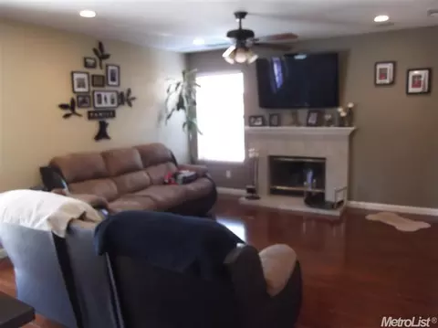 577 Clover Ave, Patterson, CA 95363 photo 5