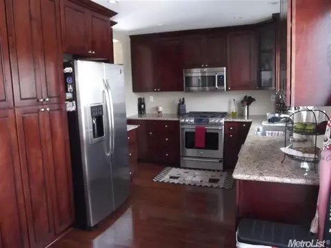 577 Clover Ave, Patterson, CA 95363 photo 2