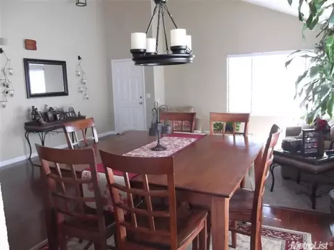 577 Clover Ave, Patterson, CA 95363 photo 3