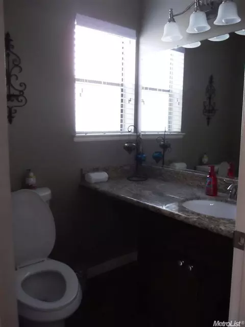 577 Clover Ave, Patterson, CA 95363 photo 6