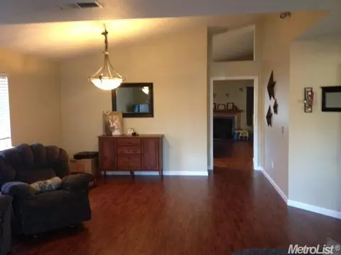 128 Quail Hollow Dr, Galt, CA 95632 photo 2