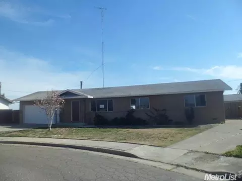 916 Sylvia St, Gustine, CA 95322 photo 2